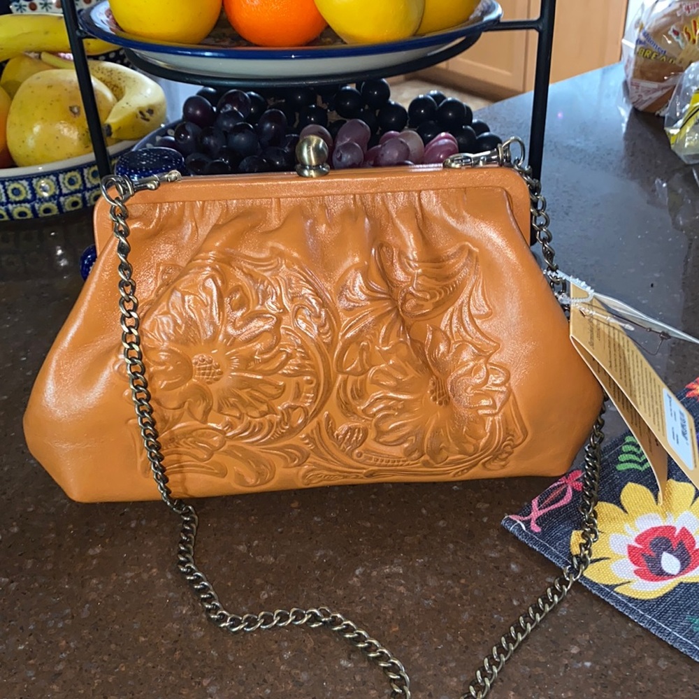 Patricia Nash Embossed Leather Kiss-Lock Shoulder Bag in Cognac - Picture 6 of 8